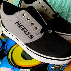 🛹 NWT HEELYS PRO 20 SZ 7 BLACK/GREY🛹